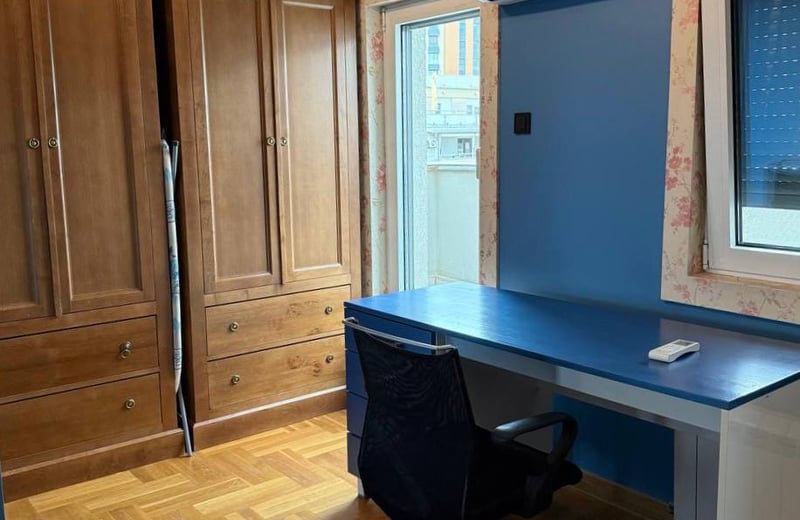 Location d’un appartement en duplex de 3 pièces avec vue sur la ville, 90 m², centre de Belgrade, Serbie